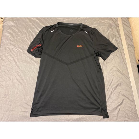 Nike Shirt Mens Medium Black Dri Fit Blue Ribbon Run Club Rise 365 Pinwheel - Picture 2 of 8